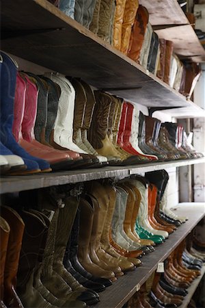 simsearch:700-00546297,k - Rows of Cowboy Boots Fotografie stock - Rights-Managed, Codice: 700-02200561