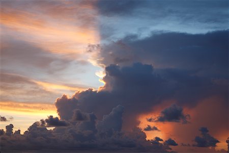 sky cloud sky only - Nuages d'orage Photographie de stock - Rights-Managed, Code: 700-02200631