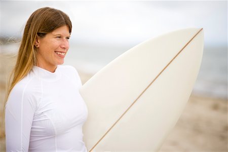 san clemente (california) - Woman on Beach with Surfboard Stock Photo - Rights-Managed, Code: 700-02200933