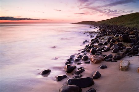 simsearch:700-01880107,k - Shoreline and Surf at Sunrise, Embleton Bay, Northumberland, England Foto de stock - Con derechos protegidos, Código: 700-02201034