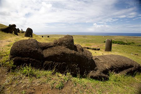 simsearch:700-02217079,k - Moai renversé, Rano Raraku, île de Pâques, Chili Photographie de stock - Rights-Managed, Code: 700-02217096