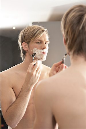 simsearch:600-01295836,k - Man Shaving Face Stock Photo - Rights-Managed, Code: 700-02244631