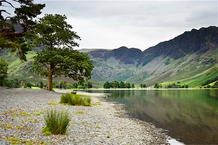 simsearch:862-03731234,k - Shore of Lake, Buttermere, Lake District, Cumbria, England Stock Photo - Rights-Managed, Code: 700-02244786