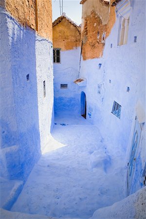 Alley between Houses, Chefchaouen, Morocco Foto de stock - Con derechos protegidos, Código: 700-02245105