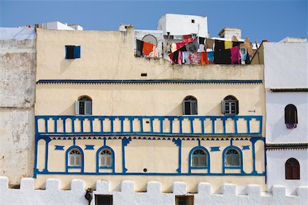 rabat - Vêtements suspendus sur la terrasse du bâtiment, Maroc Photographie de stock - Rights-Managed, Code: 700-02245119