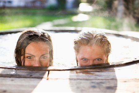 simsearch:700-00161564,k - Portrait of Women in Hot Tub, Encinitas, San Diego County, California, USA Fotografie stock - Rights-Managed, Codice: 700-02245476