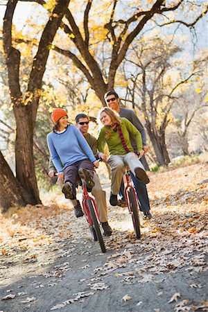 Friends Cycling Together, Yosemite National Park, California, USA Fotografie stock - Rights-Managed, Codice: 700-02245523