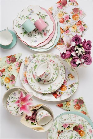 porcelaine fine - Vaisselle florale Photographie de stock - Rights-Managed, Code: 700-02264252