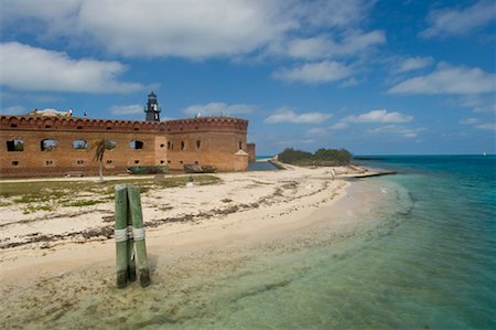 fortress with sea - Fort Jefferson, Dry Tortugas National Park, Key West, Florida, USA Stock Photo - Rights-Managed, Code: 700-02265150