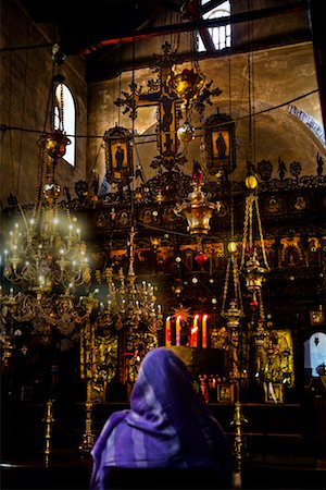 pio - Woman in Church of the Nativity, Bethlehem, Israel Fotografie stock - Rights-Managed, Codice: 700-02265653