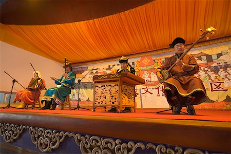 Musicians On Stage at the Xiri Tala Grassland Resort, Inner Mongolia, China Foto de stock - Con derechos protegidos, Código: 700-02288335