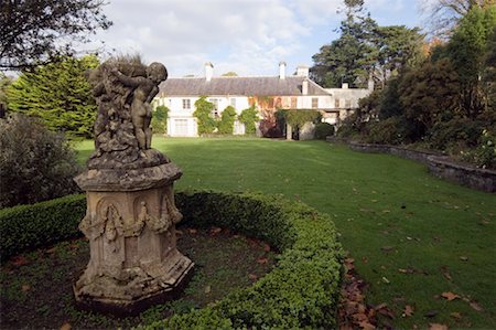 Statue de jardin, Parc National de Killarney, comté de Kerry, Irlande Photographie de stock - Rights-Managed, Code: 700-02289046