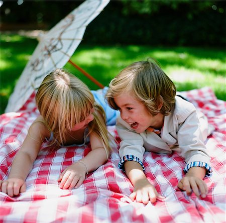 picnic blanket with umbrella - Portrait of Kids Outdoors, Malibu, California, USA Stock Photo - Rights-Managed, Code: 700-02289213