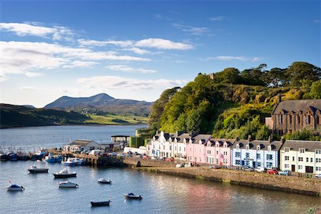 simsearch:700-08167259,k - Petites maisons colorées au port de Portree, Isle of Skye, Portree, Hébrides intérieures en Écosse Photographie de stock - Rights-Managed, Code: 700-02289381