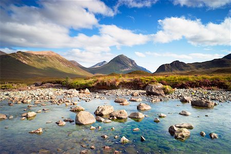 simsearch:700-02260046,k - Fluss durch Heidekraut-Moorland, Cuillin Hills, Isle Of Skye, Innere Hebriden, Schottland Stockbilder - Lizenzpflichtiges, Bildnummer: 700-02289382