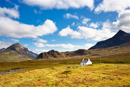 Cottage on Heather Moorland, Cuillin Hills, Isle of Skye, Inner Hebrides, Scotland Foto de stock - Con derechos protegidos, Código: 700-02289383