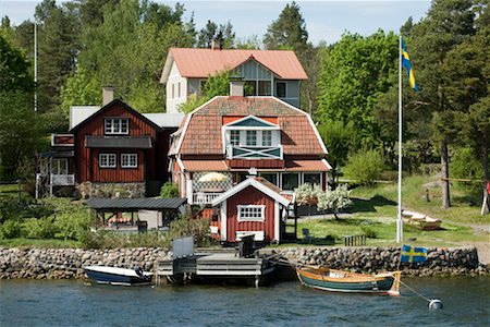 Maisons sur le bord de l'eau dans la péninsule scandinave, Stockholm, Suède Photographie de stock - Rights-Managed, Code: 700-02289503