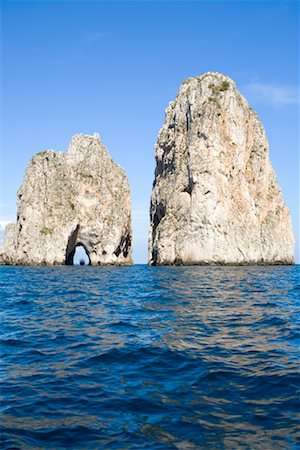 faraglioni - Faraglioni, Gulf of Naples, Capri, Naples, Campania, Italy Foto de stock - Con derechos protegidos, Código: 700-02289526