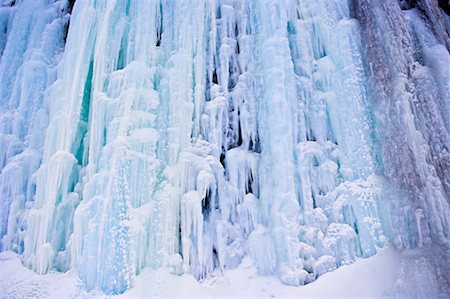 stalactite (de glace) - Frozen Waterfall, Gaspasie, Quebec, Canada Foto de stock - Con derechos protegidos, Código: 700-02289749