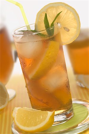 simsearch:600-07067654,k - Glass of Iced Tea Foto de stock - Con derechos protegidos, Código: 700-02311038