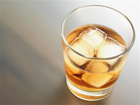 Glass of Whiskey Foto de stock - Con derechos protegidos, Código: 700-02346261