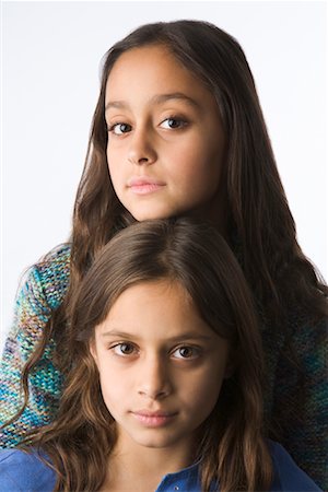 serious little girl - Portrait des sœurs Photographie de stock - Rights-Managed, Code: 700-02346369