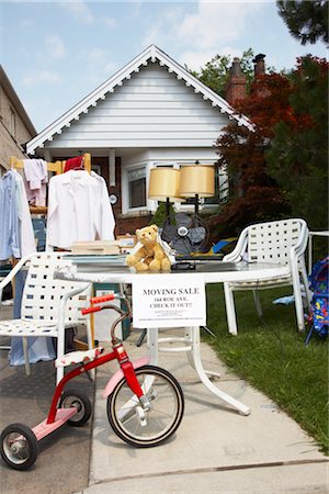 Garage Sale Foto de stock - Direito Controlado, Número: 700-02347887