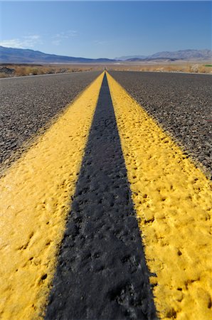 Highway through Death Valley, Death Valley National Park, Death Valley, California, USA Foto de stock - Con derechos protegidos, Código: 700-02347920