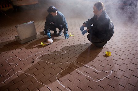 Polizisten am Tatort, Toronto, Ontario, Kanada Stockbilder - Lizenzpflichtiges, Bildnummer: 700-02348192