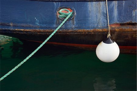 simsearch:700-03567977,k - Close-up of Buoy on Fishing Boat, Cape Clear Island, County Cork, Celtic Sea, Ireland Foto de stock - Direito Controlado, Número: 700-02348625