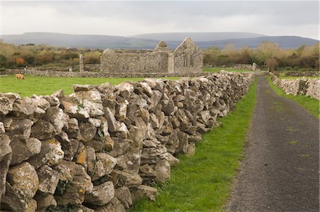 Kilmacduagh Monastery, Kilmacduagh, County Galway, Ireland Foto de stock - Con derechos protegidos, Código: 700-02348653