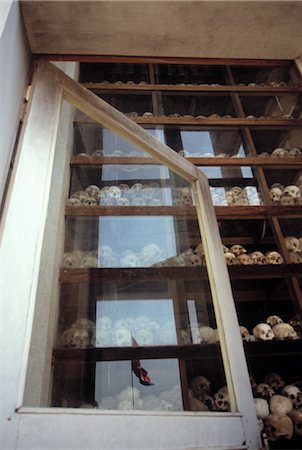 Skulls at the Killing Fields, Phnom Penh, Cambodia Foto de stock - Con derechos protegidos, Código: 700-02377001