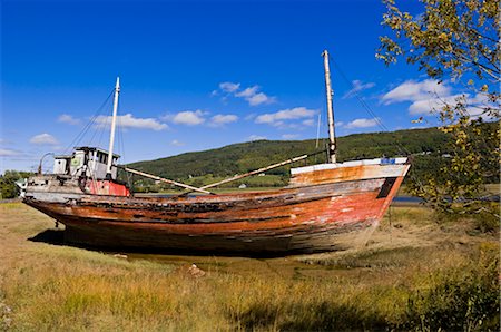 shipwreck - Abandoned Boat, Baie Saint Paul, Charelevoix, Quebec, Canada Stock Photo - Rights-Managed, Code: 700-02377879