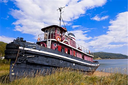 Abandonné le bateau, Baie Saint Paul, Charelevoix, Québec, Canada Photographie de stock - Rights-Managed, Code: 700-02377880