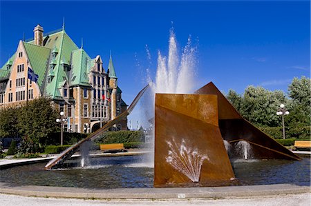 québec - Fontaine et la Gare du Palais, Québec, Québec, Canada Photographie de stock - Rights-Managed, Code: 700-02377890