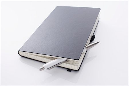 simsearch:700-02371509,k - Stift und Millimeterpapier Notebook Stockbilder - Lizenzpflichtiges, Bildnummer: 700-02371473