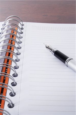 Close-up of Pen and Day Planner Foto de stock - Con derechos protegidos, Código: 700-02371524