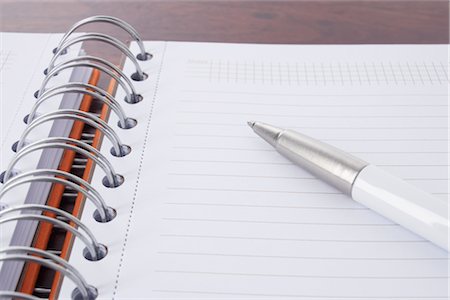 Close-up of Pen and Day Planner Foto de stock - Con derechos protegidos, Código: 700-02371525