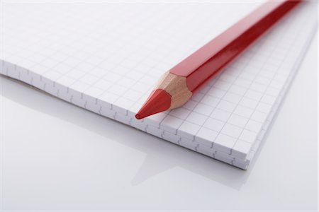 Close-up of Red Pencil and Graph Paper Foto de stock - Con derechos protegidos, Código: 700-02371555