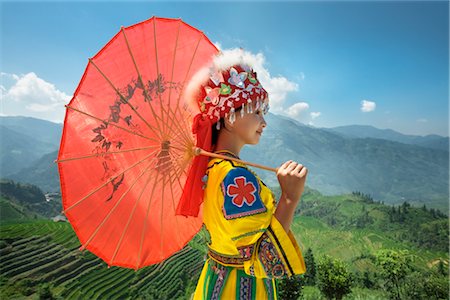 sun umbrella - Femme portant des costumes autochtones, Ping, un Village de Longsheng, Chine Photographie de stock - Rights-Managed, Code: 700-02386085