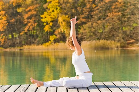 simsearch:700-02428627,k - Woman Practicing Yoga on Dock, Fuschlsee, Salzkammergut, Salzburg, Austria Foto de stock - Con derechos protegidos, Código: 700-02428604