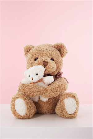 simsearch:700-02429274,k - Teddybär umarmt Teddybär Stockbilder - Lizenzpflichtiges, Bildnummer: 700-02429276