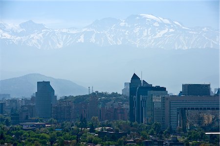 Santiago du Chili sur fond montagneux Photographie de stock - Rights-Managed, Code: 700-02594243