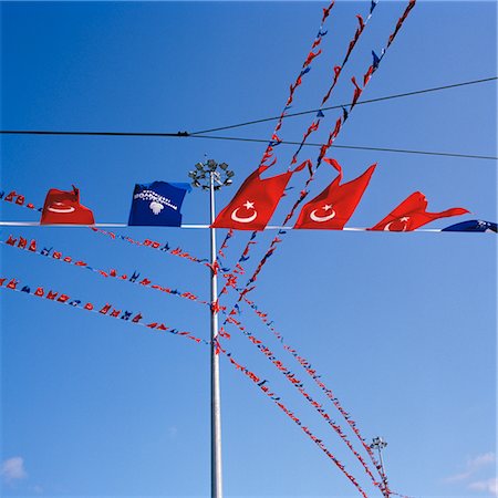 simsearch:700-06752249,k - Türkische Flaggen, Istanbul, Türkei Stockbilder - Lizenzpflichtiges, Bildnummer: 700-02594312