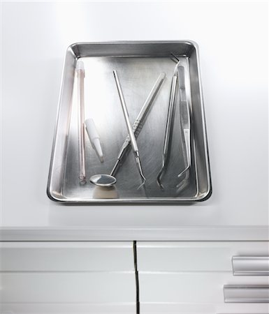 Dentistry Tools on Tray Foto de stock - Con derechos protegidos, Código: 700-02594322