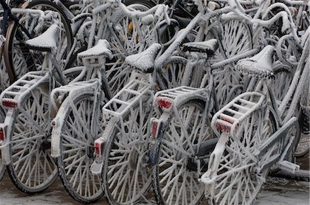 Frost-Covered Bicycles, Goes, Zeeland, Netherlands Foto de stock - Con derechos protegidos, Código: 700-02637247
