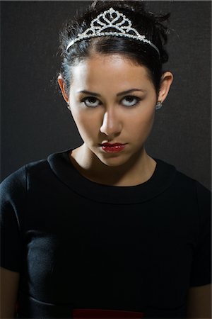 Portrait of Woman Wearing a Tiara Foto de stock - Con derechos protegidos, Código: 700-02637578