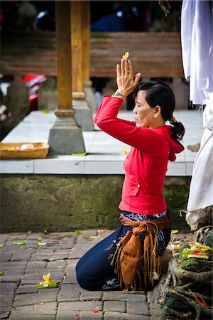 Femme balinaise à prière, Ubud, Bali, Indonésie Photographie de stock - Rights-Managed, Code: 700-02633571