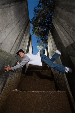 extreme teen - Man Practicing Parkour, Portland, Oregon, USA Stock Photo - Rights-Managed, Code: 700-02645686