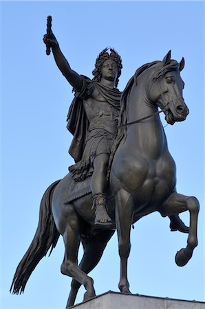 Statue de Louis XIV, le roi soleil Photographie de stock - Rights-Managed, Code: 700-02659590